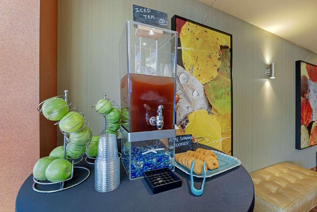 Best Western Plus Emerald Isle Hotel Sidney Restaurant foto