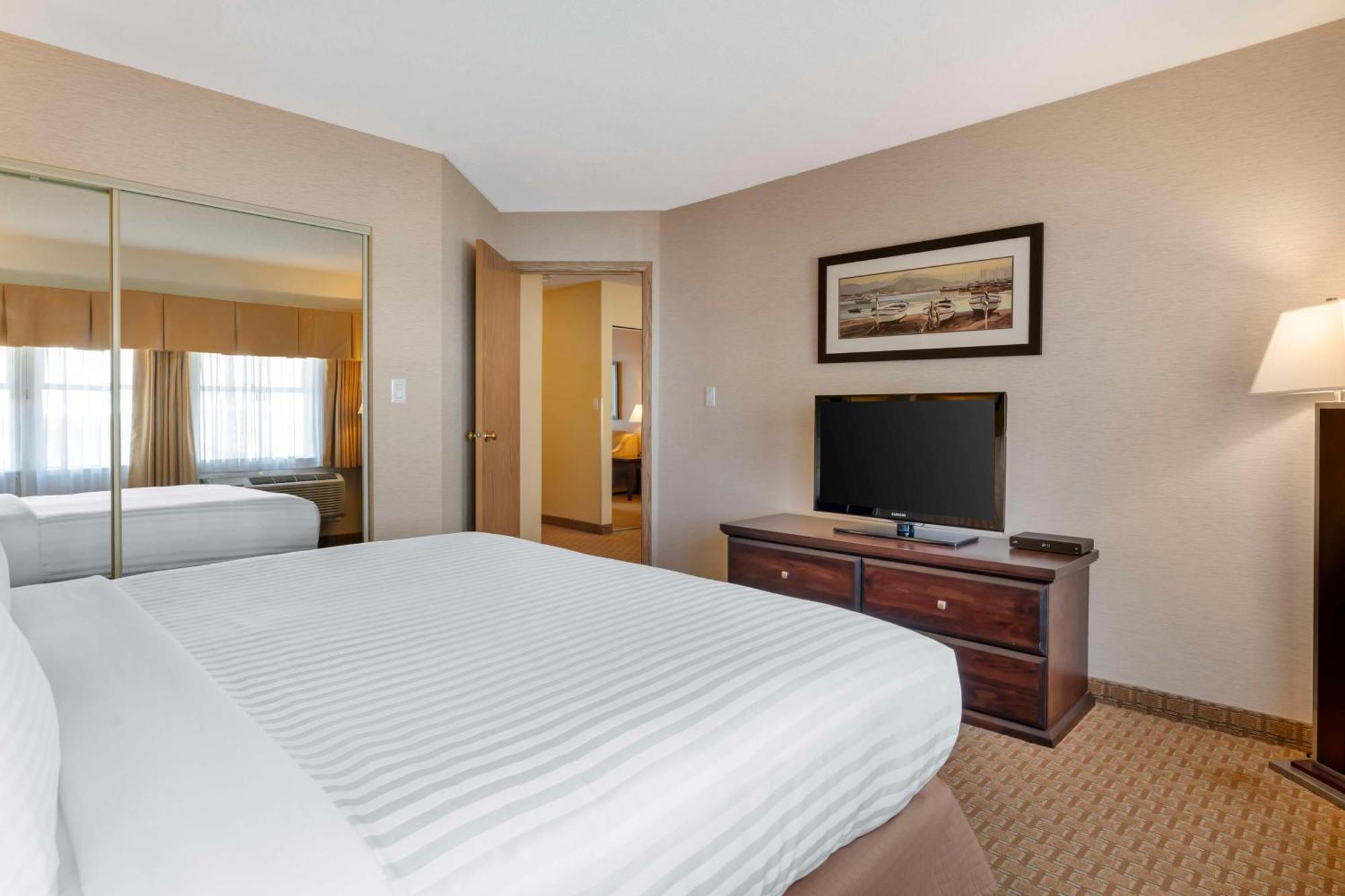 Best Western Plus Emerald Isle Hotel Sidney Exterior foto